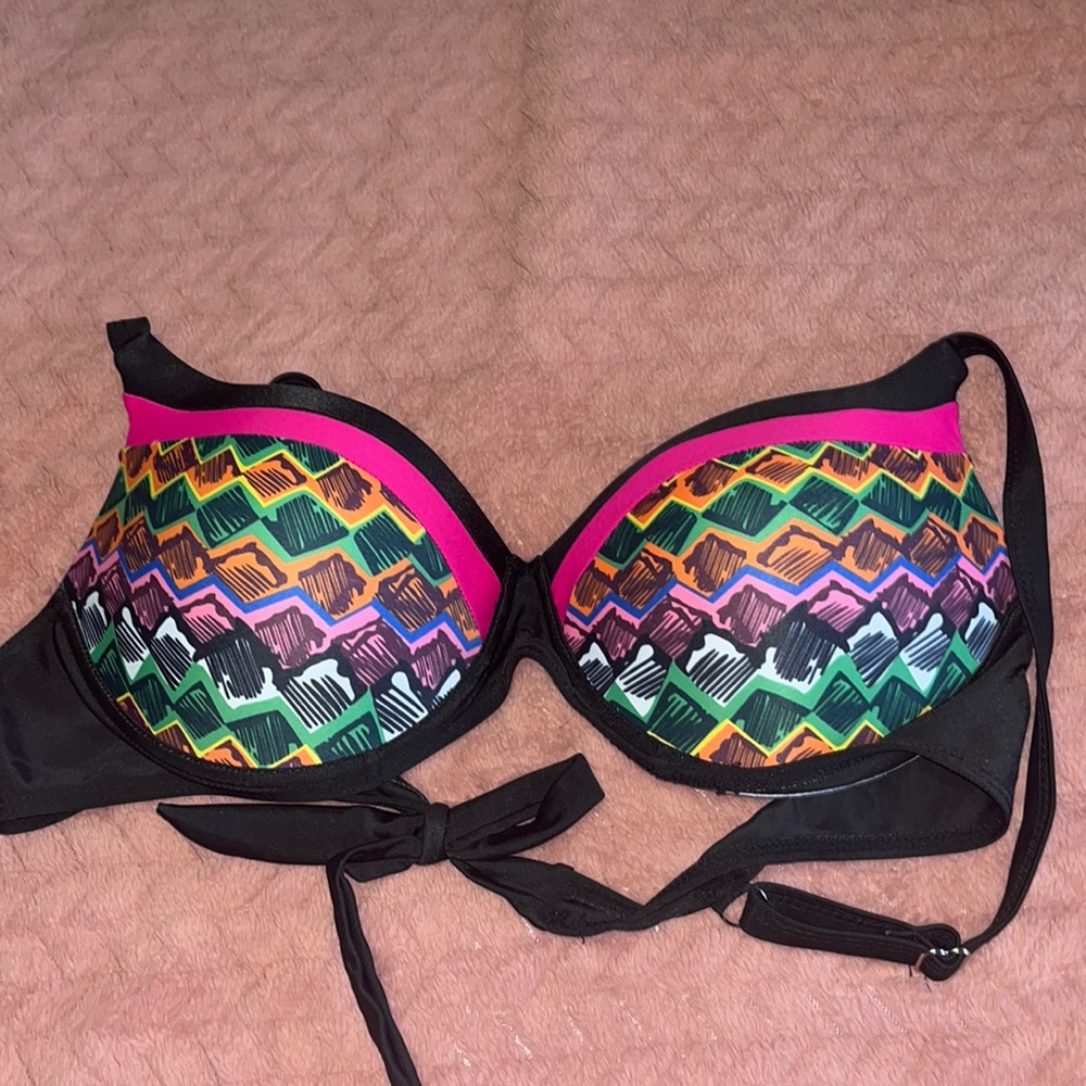 Bathing suit top never worn